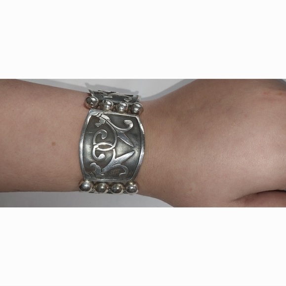 Vintage solid silver floral link panel bracelet - Picture 10 of 13